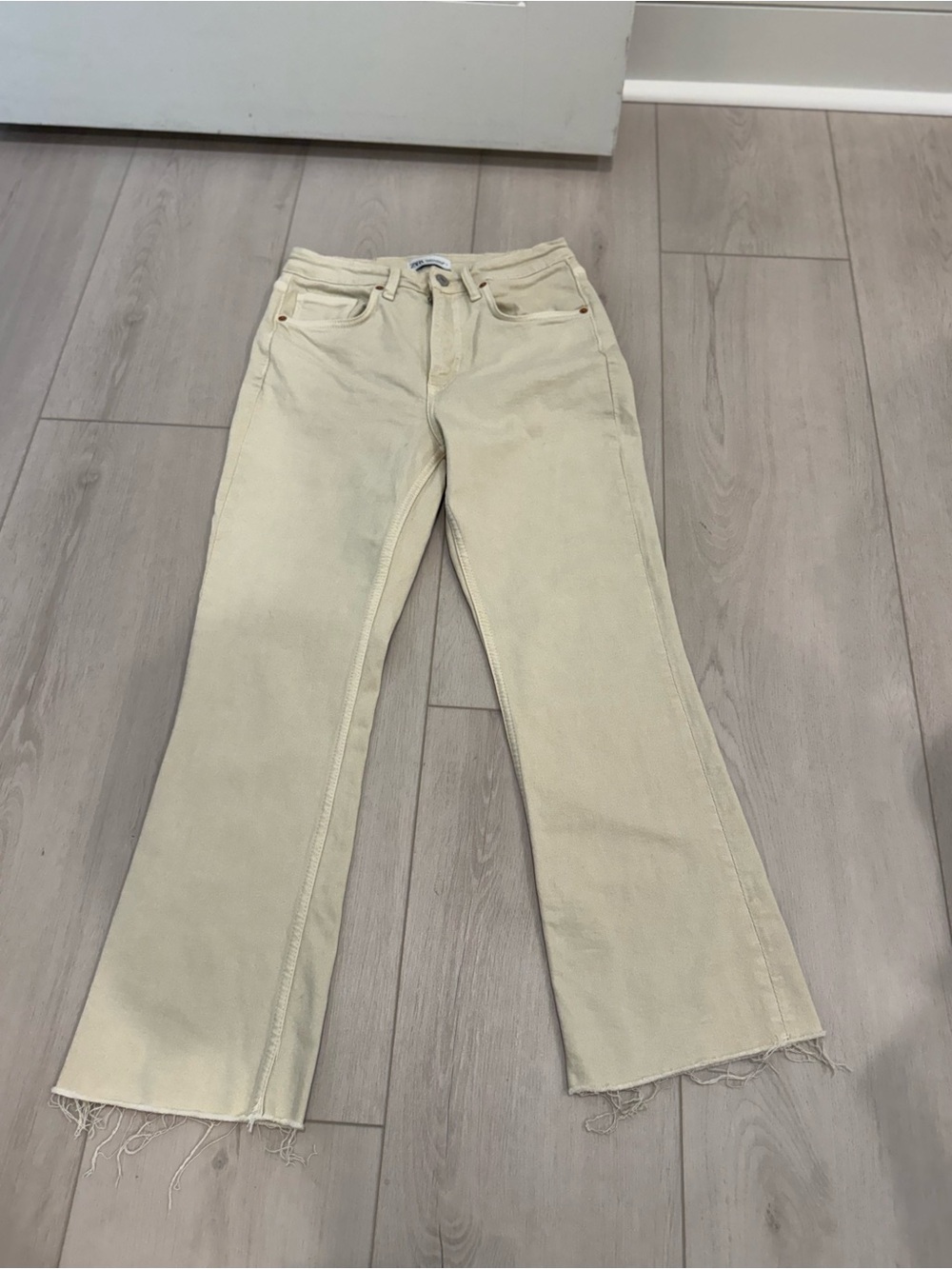 Zara Cream Flared High-Rise Jeans SZ S